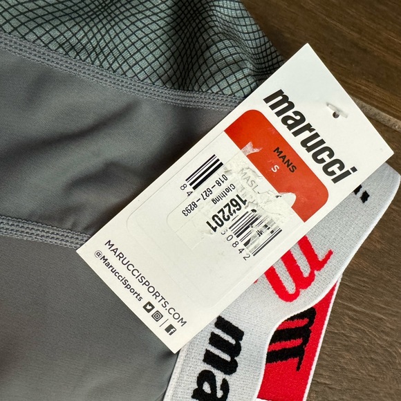 NWT Marucci padded slider baseball short for men size S - Picture 3 of 4
